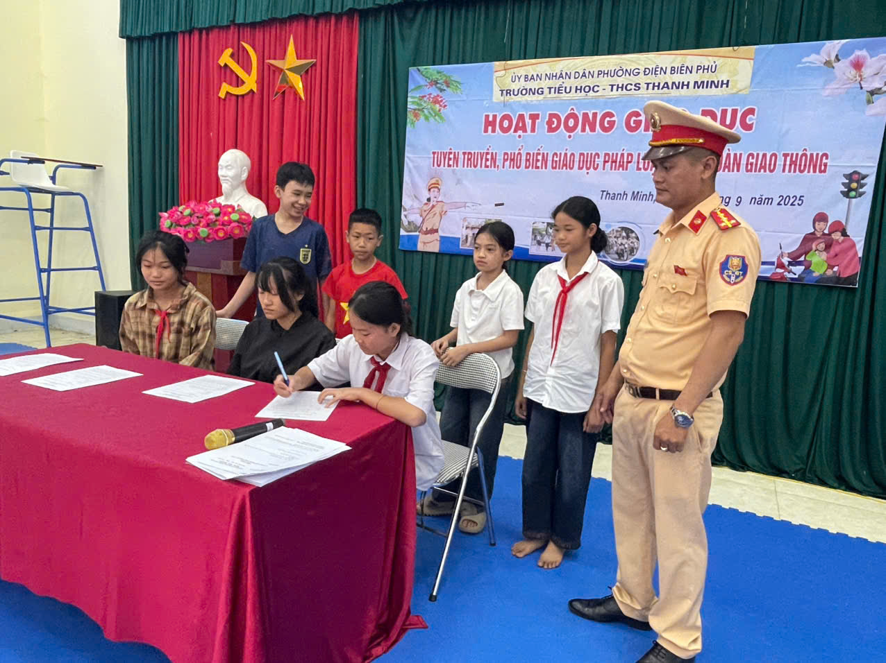TRƯỜNG TH-THCS THANH MINH TỔ CHỨC TUYÊN TRUYỀN, PHỔ BIẾN GIÁO DỤC PHÁP LUẬT VỀ AN TOÀN GIAO THÔNG NĂM HỌC 2025-2026